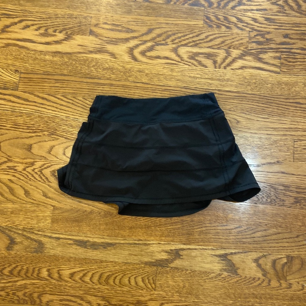 BLACK LULULEMON SKIRT! Size 2, 13”